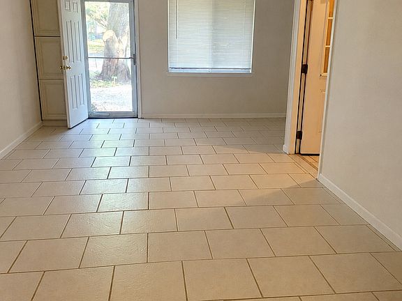 2nd image of 533 Ditmar St #B