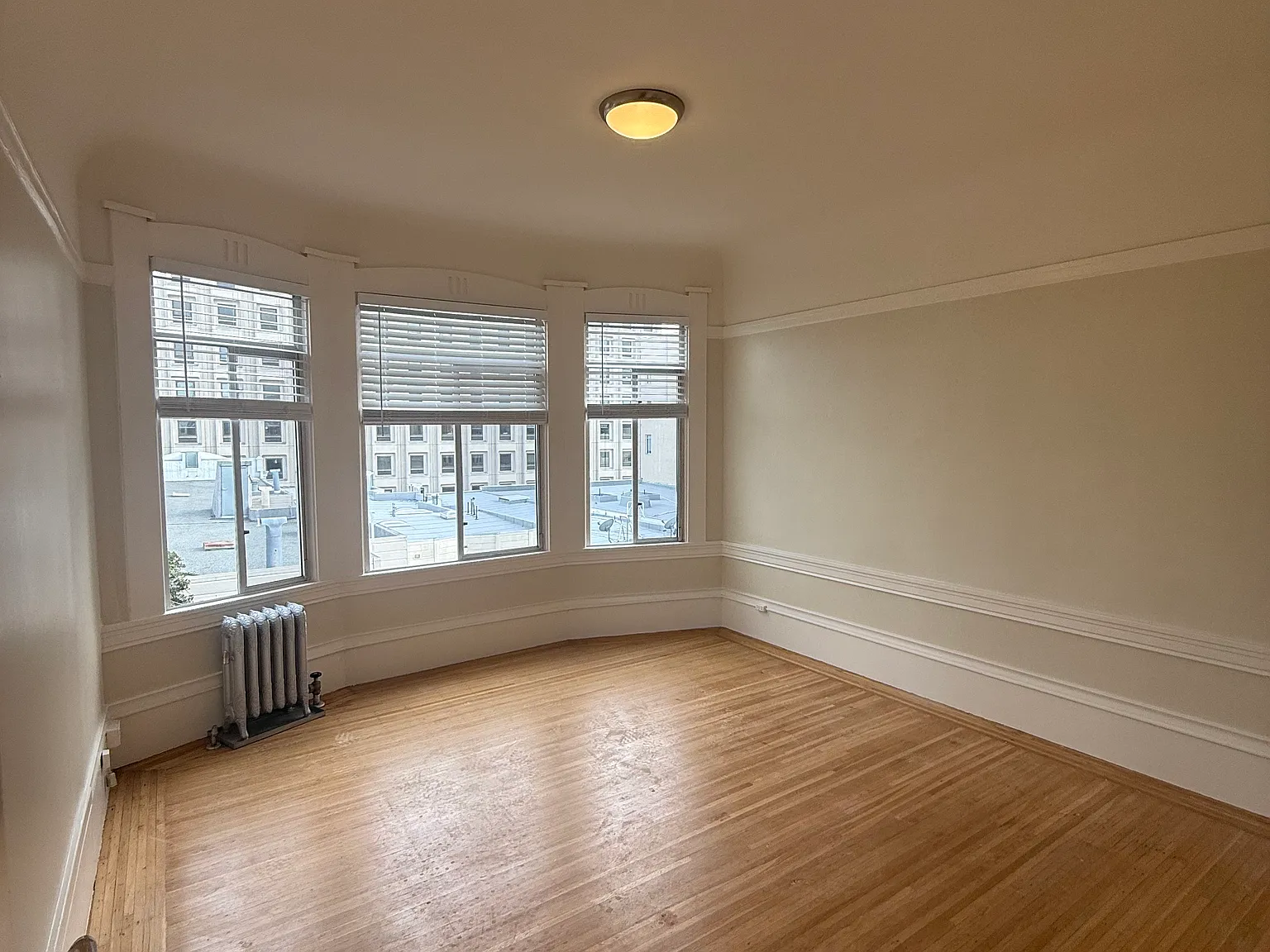 1 bed, 700 sqft, $3,400 — Photo 2