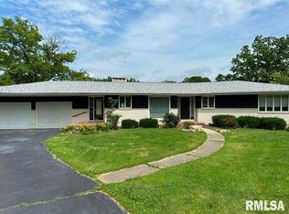 8 Mara Ln, Taylorville, IL 62568