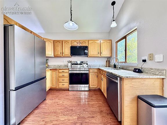 5th image of 6220 Flat Iron Ct