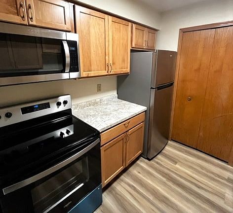 3rd image of 2411 Tawhee Dr #202