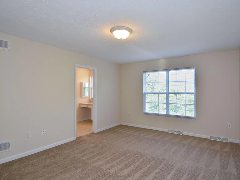 150 Laurel Crest Dr — Photo 4