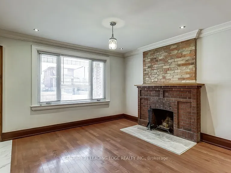 26 Grandville Ave — Photo 8