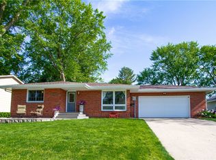 1202 Peace St, Pella, IA 50219