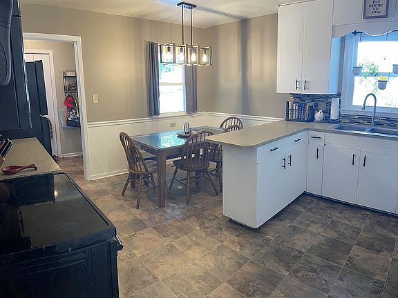Eat in kitchen 