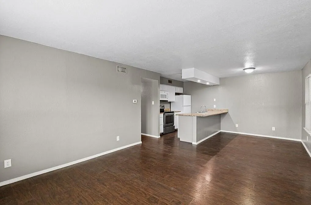 2 bed, 2.0 bath, 850 sqft, $1,000 — Photo 3