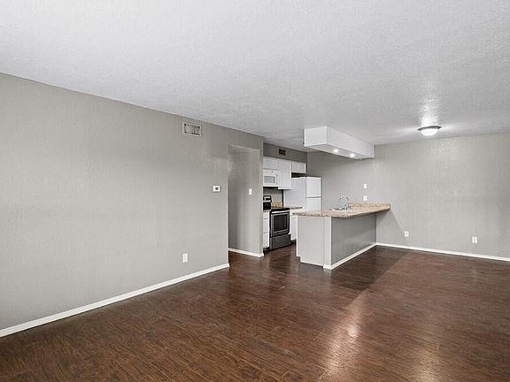 3rd image of 659 Redwood Ave #759-1