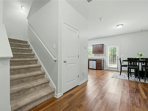 3rd image of 118 Aberdeen Way
