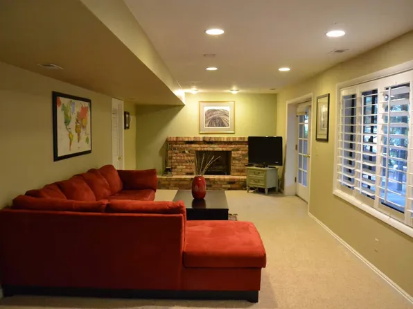 7425 S Magic View Cir, Cottonwood Heights, UT 84121