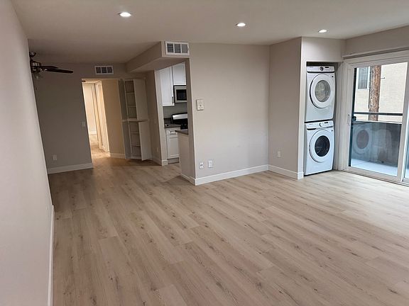 3rd image of 10916 Peach Grove St APT 9