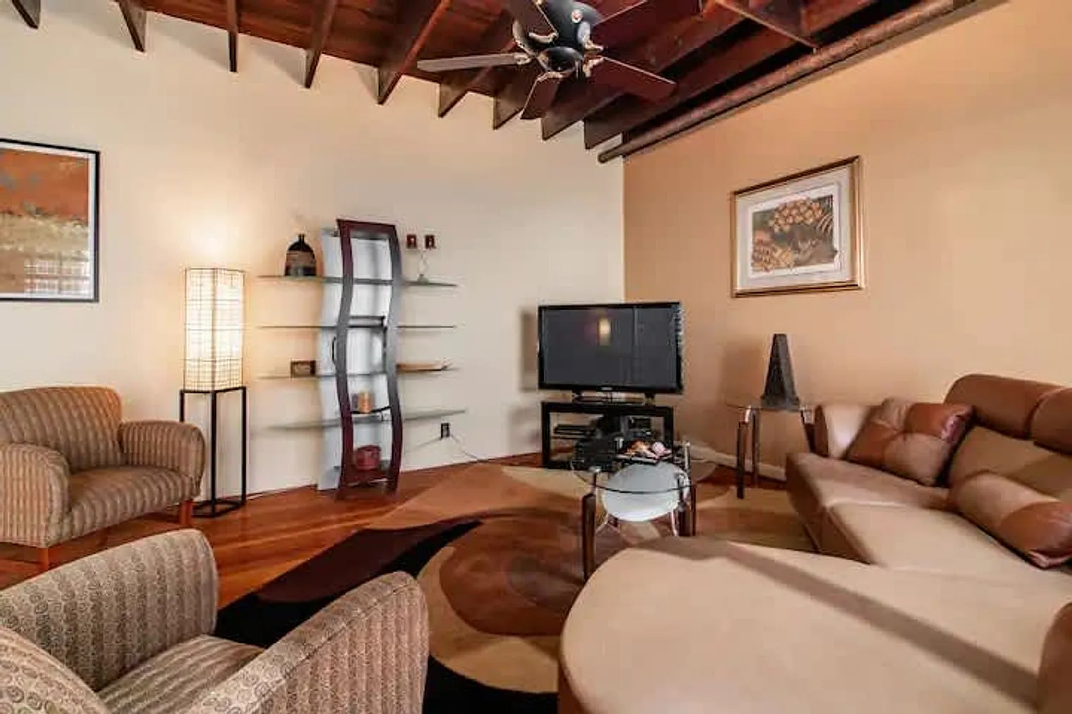 4 bed, 2.0 bath, 2195 sqft, $3,968 — Photo 4