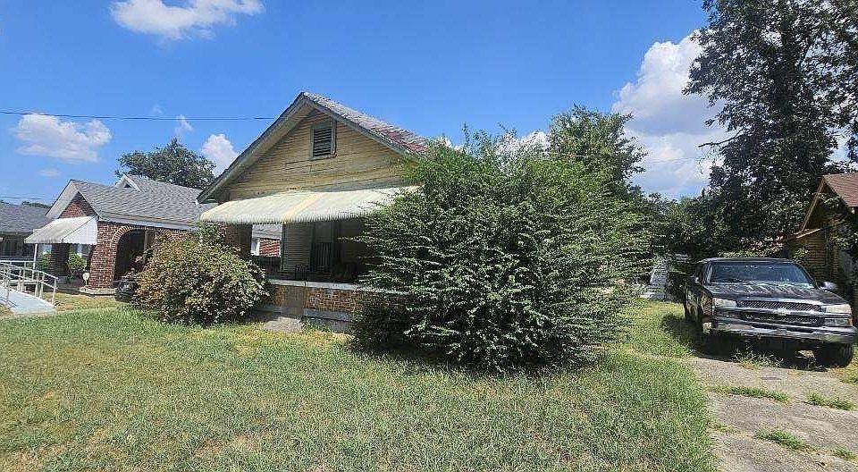 1st image of 1404 Preston St