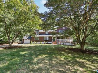281 Park Ave, Allendale, NJ 07401