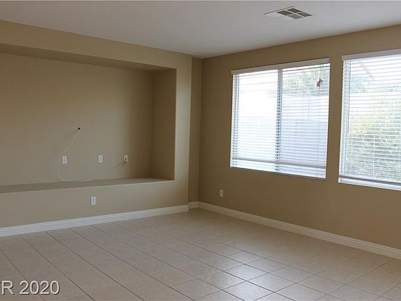 5th image of 3504 W El Campo Grande Ave