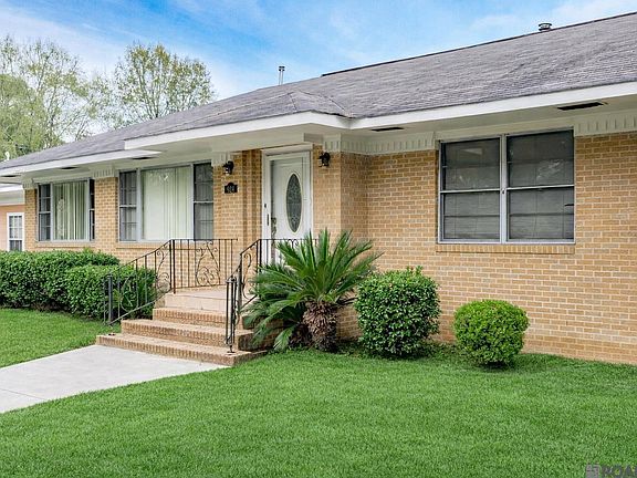 3rd image of 924 Valcour Dr