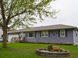 508 W 13th St, Vinton, IA 52349