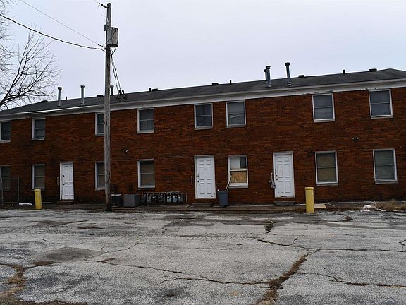 3rd image of 122 E 17th St