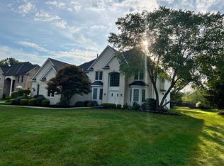 3299 Excalibur Ave, Westlake, OH 44145