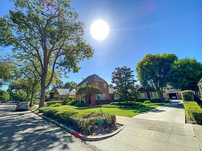 1 bed, 1.0 bath, 500 sqft, $2,000 — Photo 2