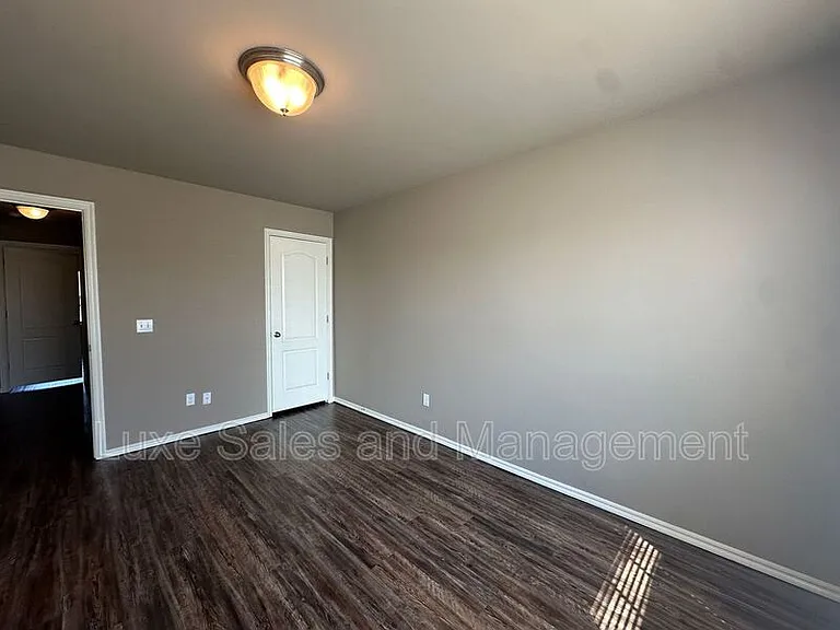 8517 SW 50th St — Photo 25