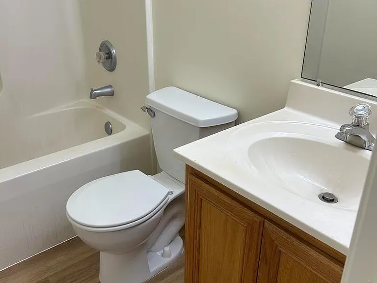 601 Meadowbrook Dr — Photo 9
