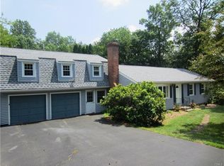 23 Great Neck Rd, Trumbull, CT 06611