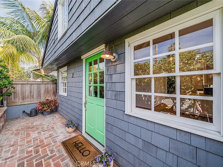 1641 Catalina — Photo 1