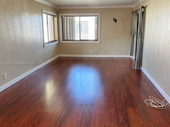 5th image of 161 Lakeview Dr APT 203