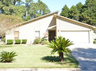 225 Jasmine Dr, Summerville, SC 29483