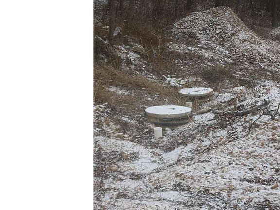 3rd image of 427 Green Tree Dr