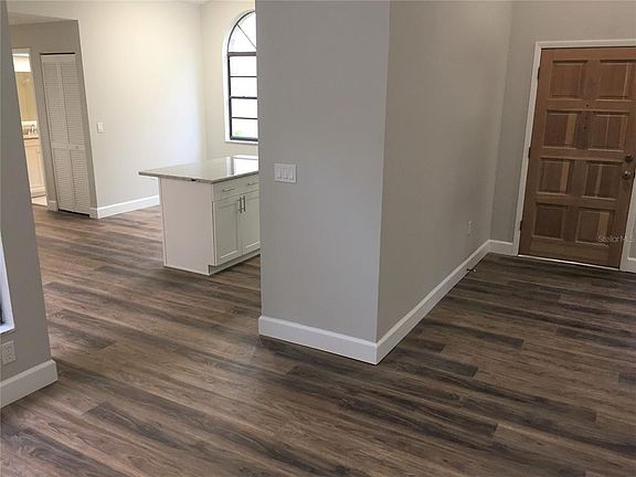 5th image of 5488 Salem Square Dr N