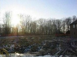50751 Applebrooke Dr, Northville, MI 48167
