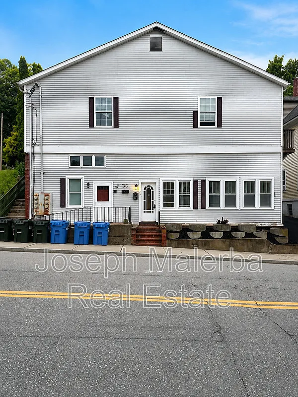 3 bed, 1.0 bath, $1,900 — Photo 1