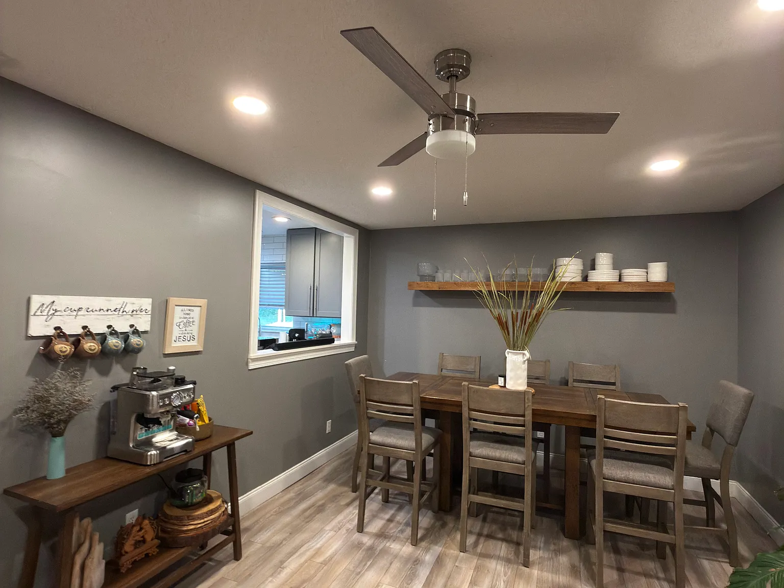 5 bed, 2.5 bath, 2144 sqft, $2,400 — Photo 4