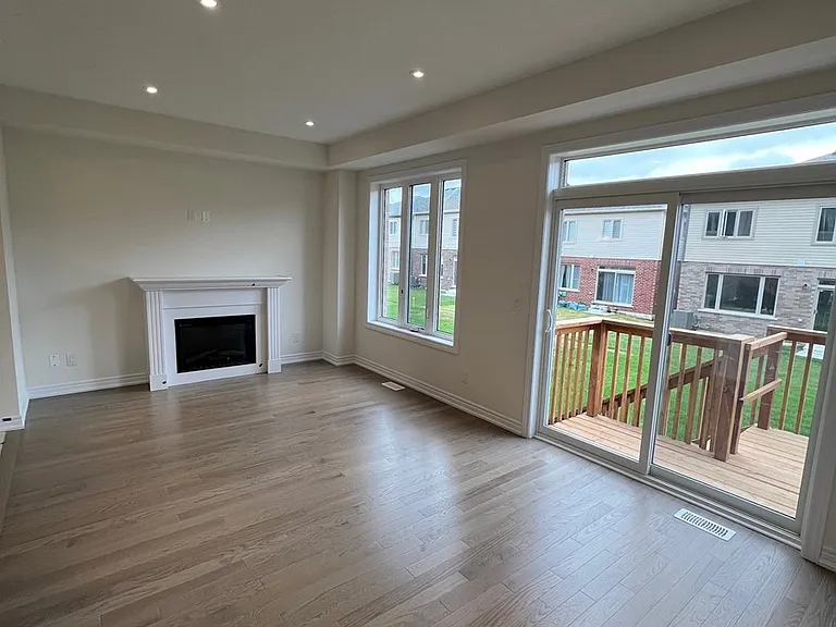 205 Broadacre Dr — Photo 2