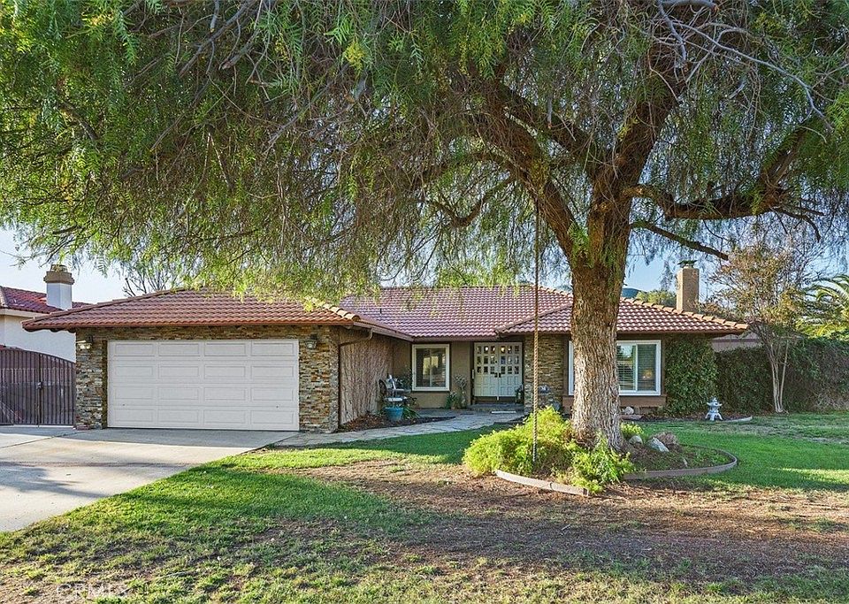 1st image of 30005 Swan Point Dr