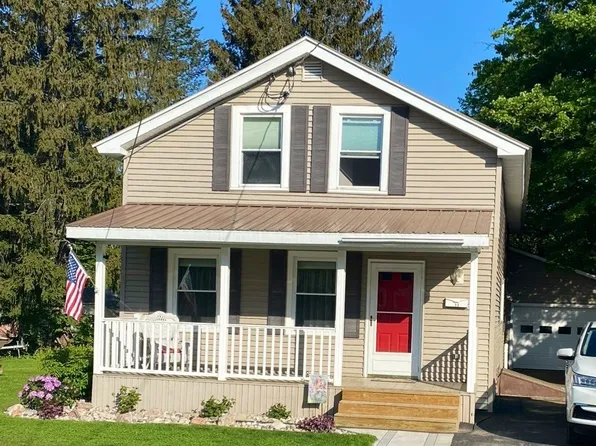 13 Church St, Pulaski, NY 13142