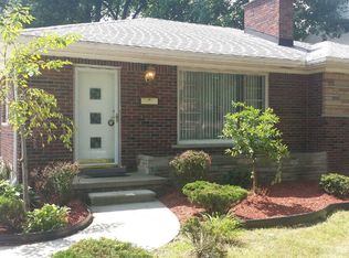 20618 Woodside St, Harper Woods, MI 48225