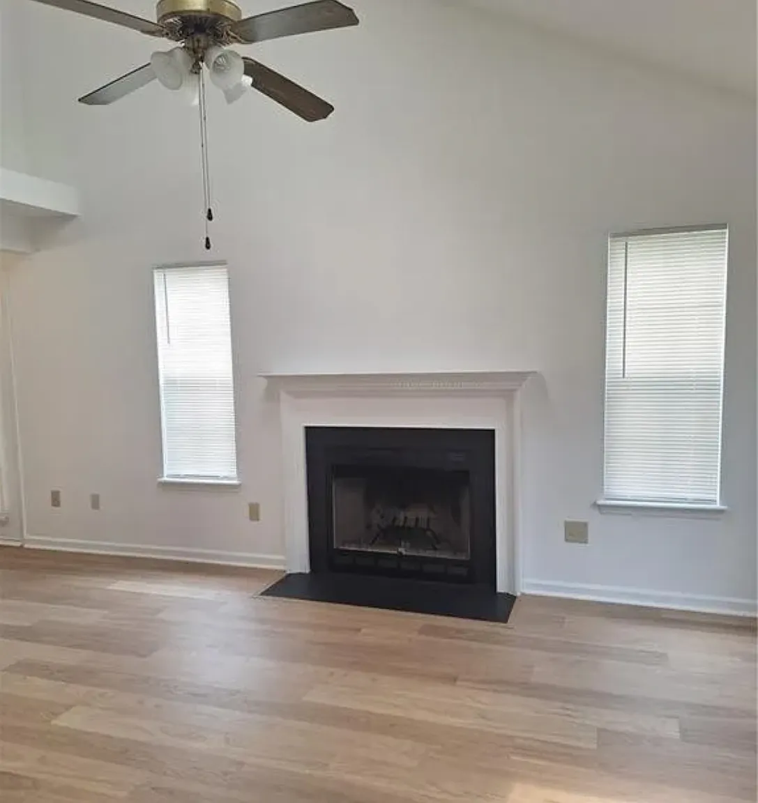 2 bed, 1003 sqft, $1,800 — Photo 2