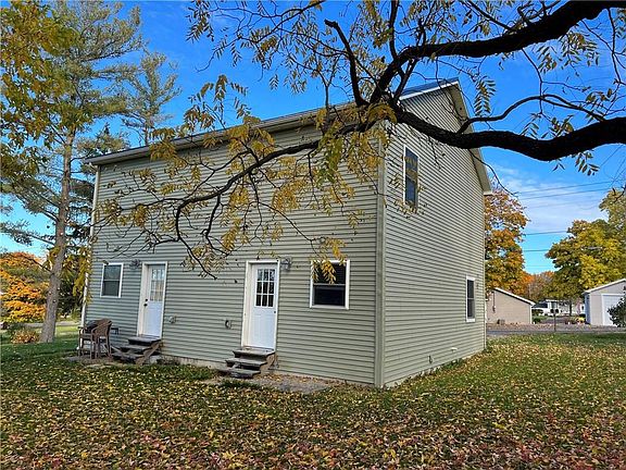 3rd image of 4543 Mayflower Dr Unit A