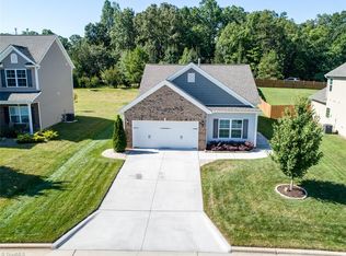 6 Harvest Oak Ct, Greensboro, NC 27406