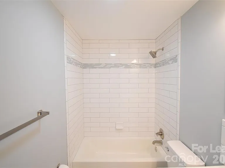 924 Edgegreen Dr — Photo 12