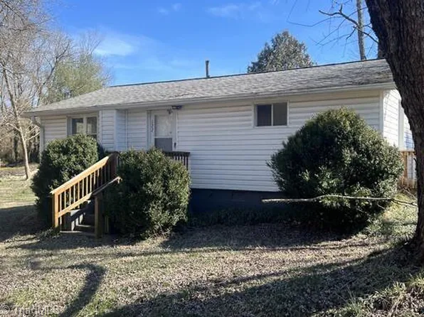 122 Galyean Rd, Mount Airy, NC 27030