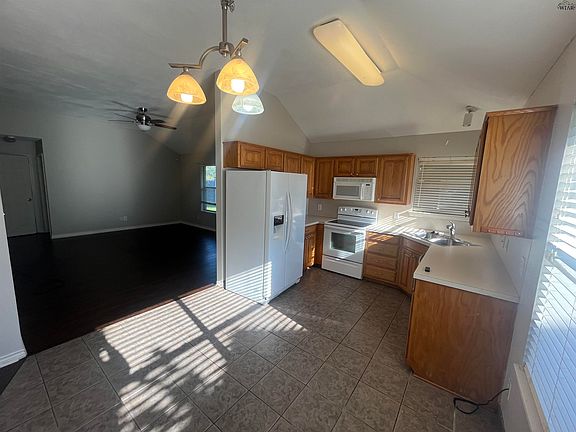 5th image of 5406 Ricci St