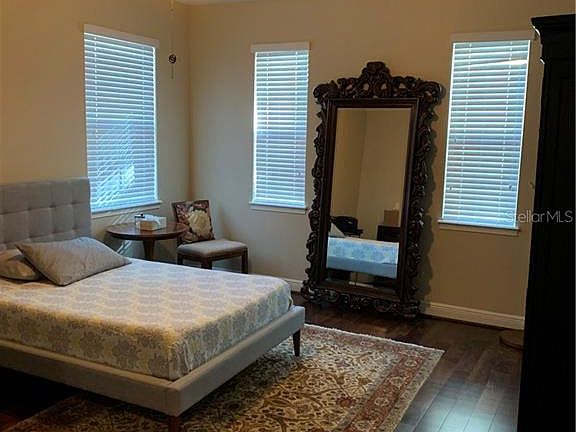 5th image of 553 Scotia Pl