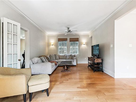 3rd image of 5521 S Tonti St