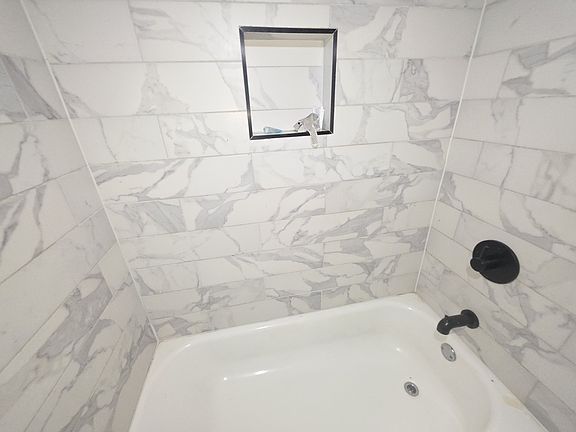 3rd image of 3589 Faxon Ave