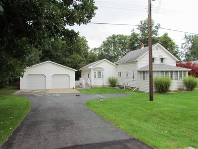 5495 Potter Rd, Flint, MI, 48506