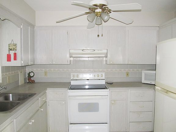 4th image of 1450 38th St N