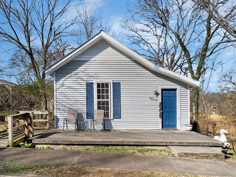 1214 School St — Photo 1